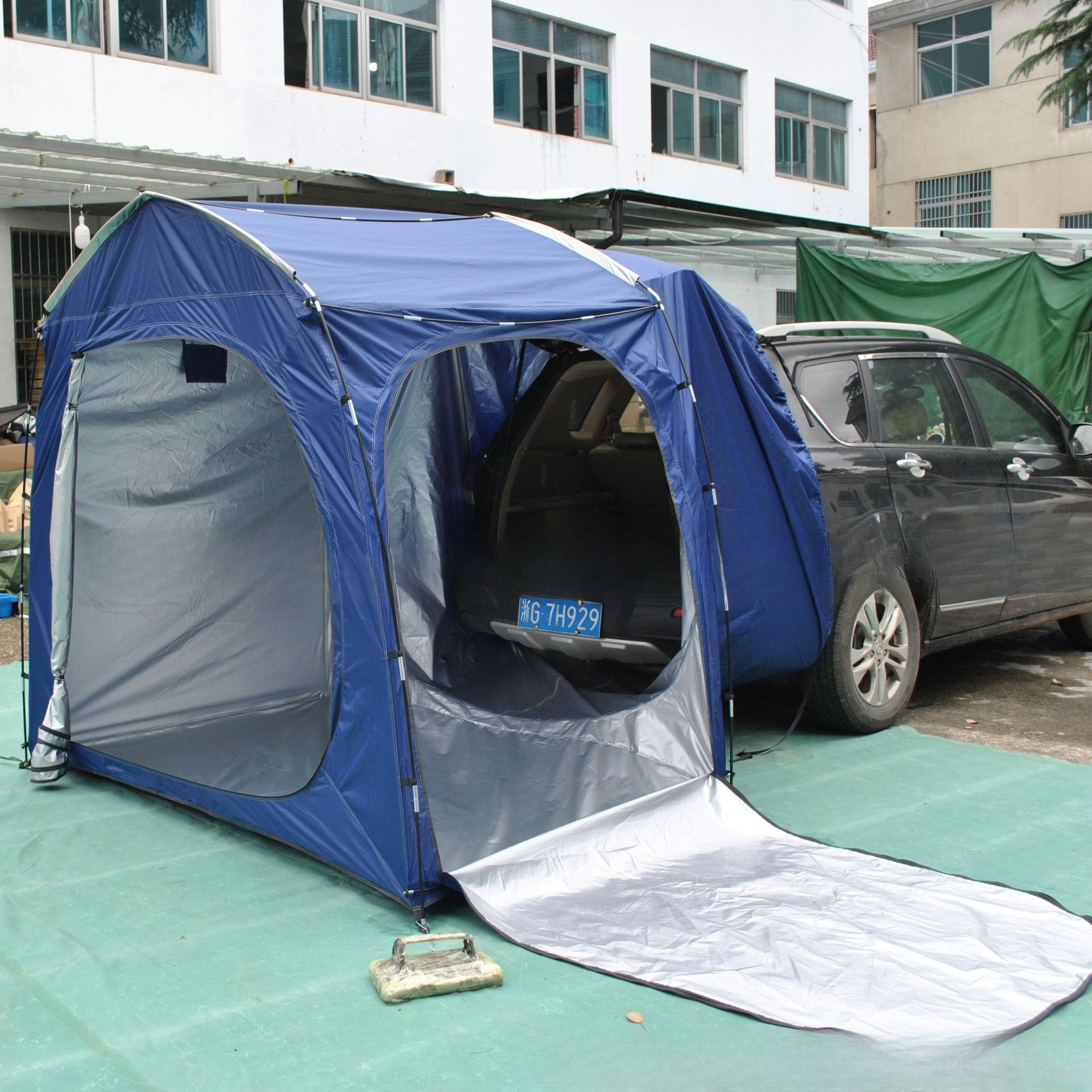 Easy to store full-model rear  - Emergency Mylar Tent avaliação e preço